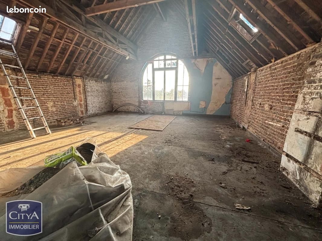 Appartement 4 pièces 180 m² · à Caudry · 180 m² · 57 000 €