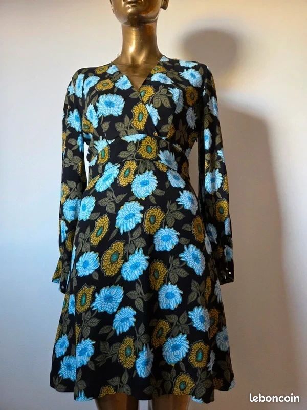 Robe Sandro Bleu Ciel Motif étoiles Taille 1 - Occasion Très Bon état, Style Féminin