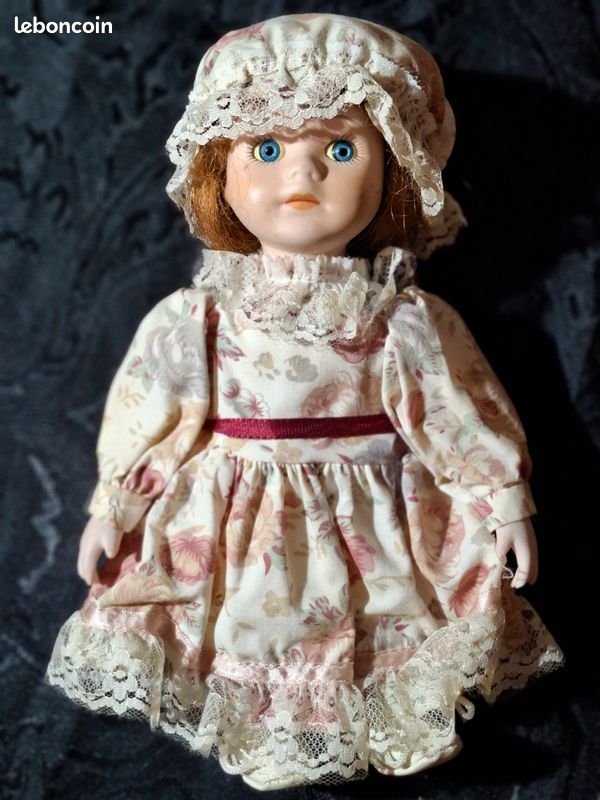 Poupée Ancienne en Porcelaine - 12.154.DRP - yeux qui se