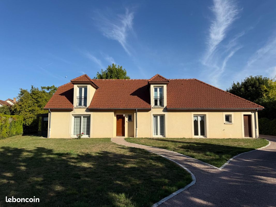 Maison 5 pièces 151 m² · à La Rivière-de-Corps · 151 m² · 313 000 €