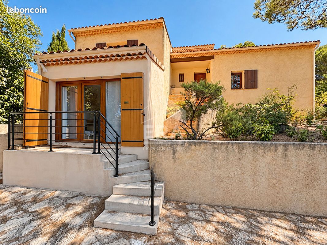 Maison 5 pièces 197 m² · à Lançon-Provence · 197 m² · 556 500 €