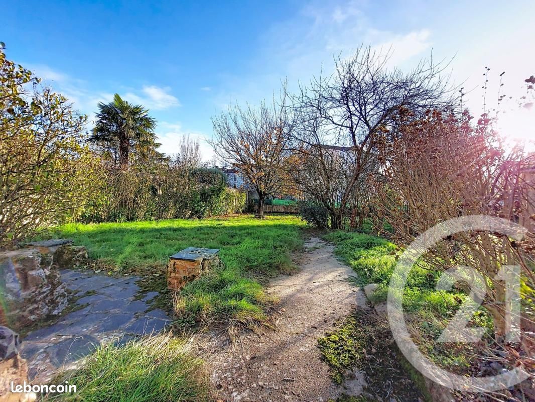 Maison 9 pièces 168 m² · à Cholet · 168 m² · 274 300 €