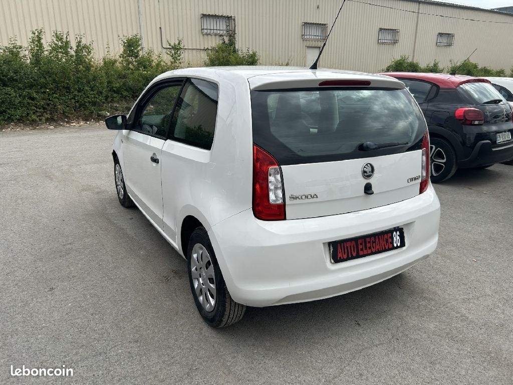 Skoda Citigo 1.0 12v MPI 60 ch Elegance (image 3)