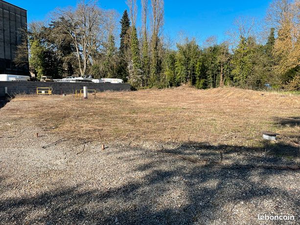 Terrain 440 m² LA CHAPELLE DE GUINCHAY