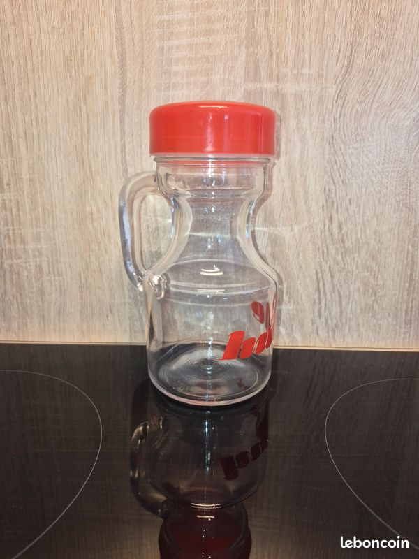Petit Pichet Vintage Pilgram – Verre Rouge Canneberge à éclaboussures Blanches (occasion)