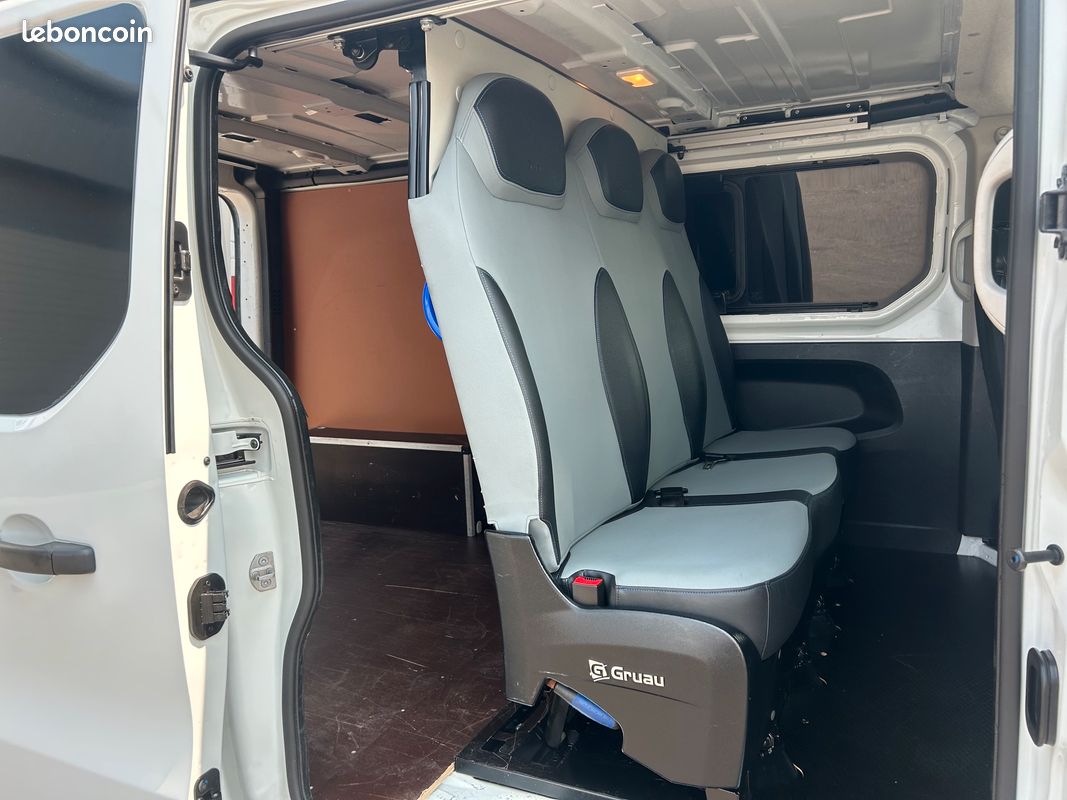 Renault Trafic 2.0 DCI 145ch EDC Boite automatique 1200Kg Fourgon L2H1 Pack Grand Confort Cabine Approfondie 5 Places rabattables Gruau (image 13)
