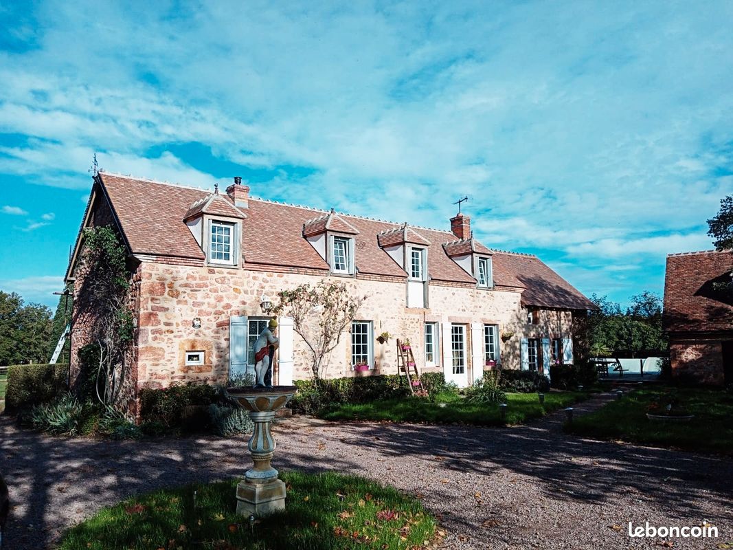 Maison 8 pièces 180 m² · à Culan · 180 m² · 519 000 €