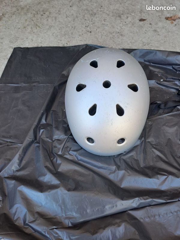 Casque Oxelo T50-54cm (Decathlon) Pour Roller, Vélo, Skate – Neuf Avec Défauts