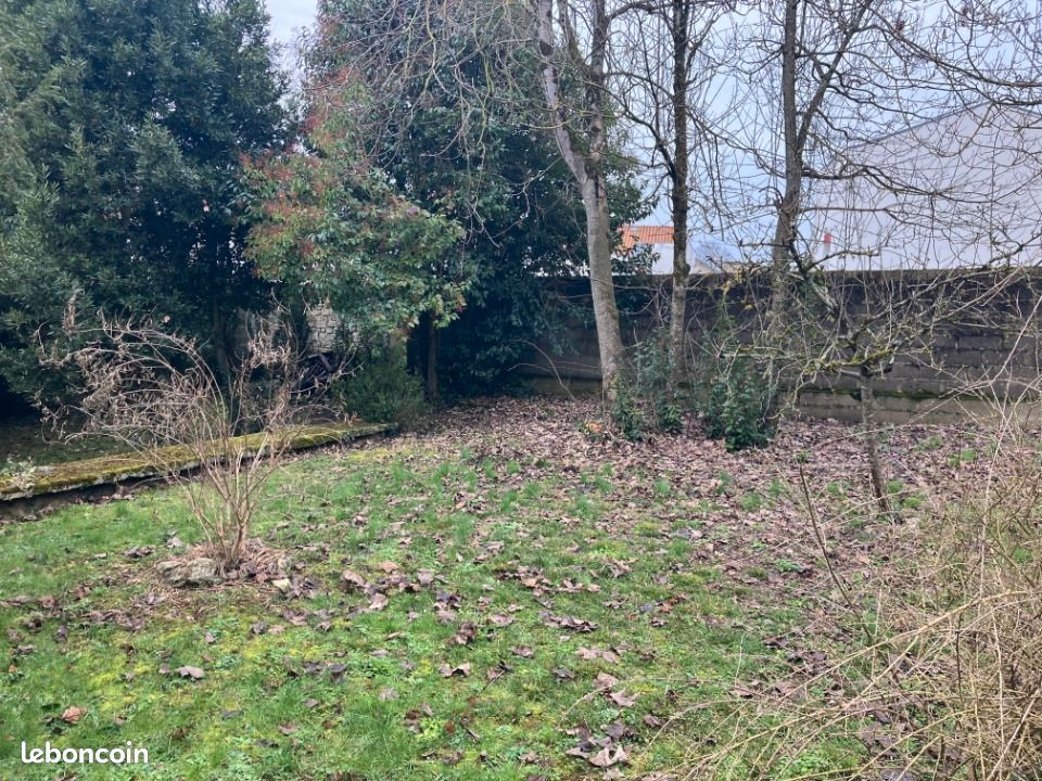 Terrain 400 m² Saint Jean D Angely · à Saint-Jean-d'Angély · 40 000 €
