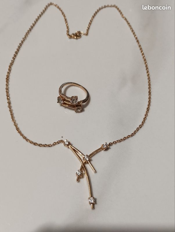 Ensemble bague et pendentif Montres Bijoux - Main Image