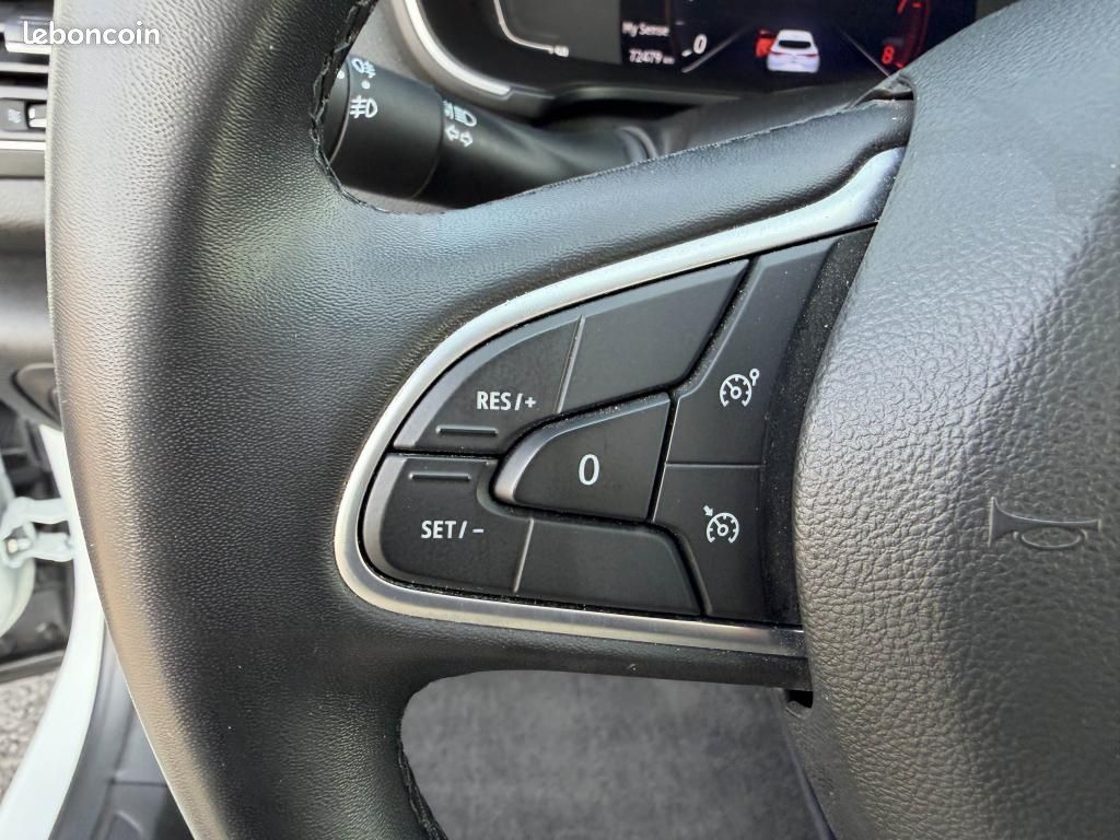 RENAULT MEGANE IV 1.3 TCe - 140 Techno (image 18)