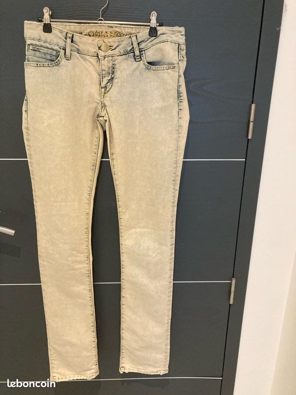 Jean GUESS T 29 bleu ciel jauni (image 2)