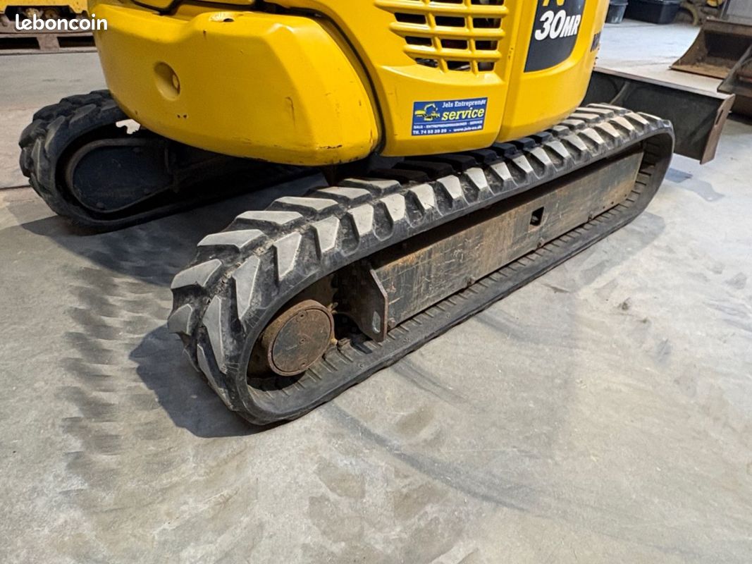 Komatsu PC30MR-5 (image 9)