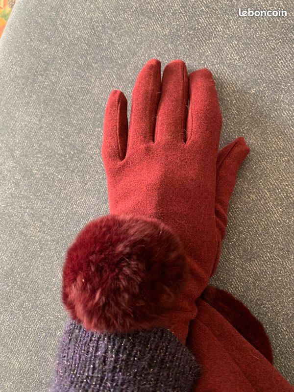 Neufs Jolis gants tactiles bordeaux avec pompons (image 8)