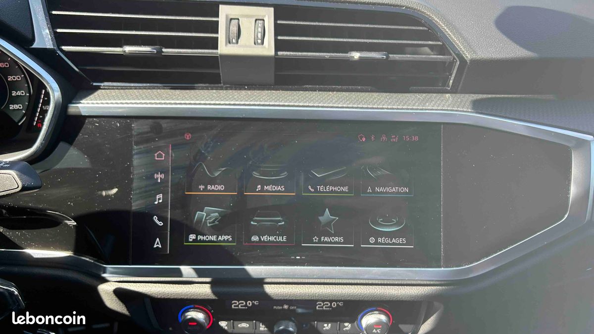AUDI Q3 45 TFSIe 245 ch S tronic 6 S line (image 16)