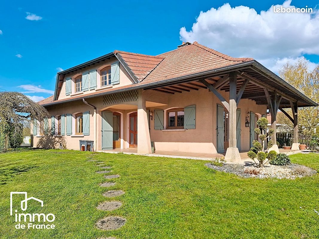 Maison 5 pièces 151 m² · à Polliat · 151 m² · 289 000 €