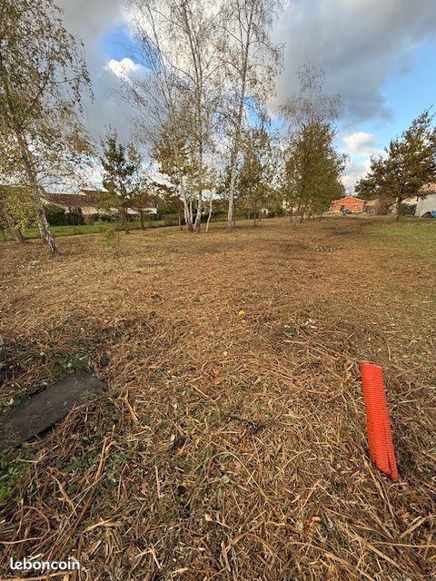 Terrain 842M2 BERGERAC rive droite · 44 000 €
