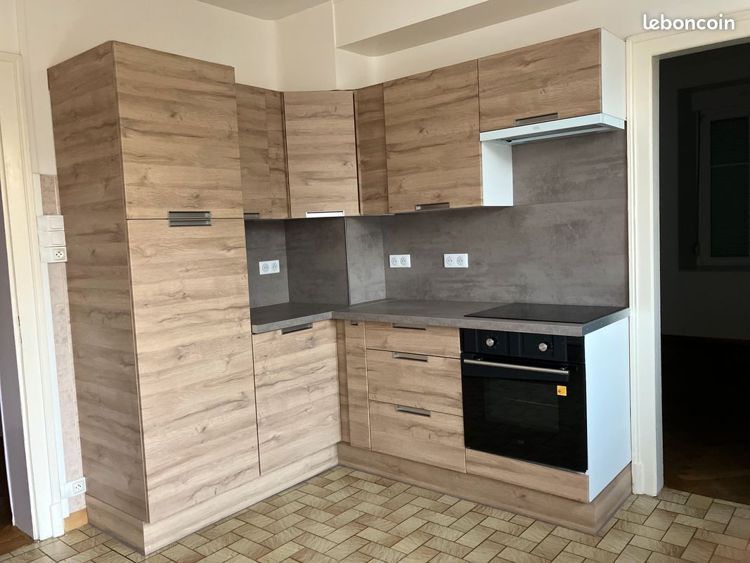 Appartement 5 pièces 102 m² · à Avricourt · 102 m² · 600 €/mois