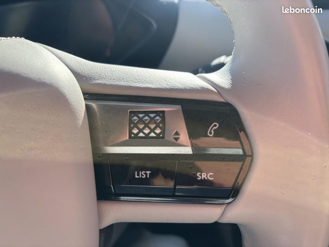 DS DS 3 DS3 Crossback 1.2i PureTech 12V - 100 So Chic (image 12)