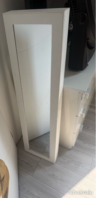 Armoire à bijoux avec miroir (image 2)
