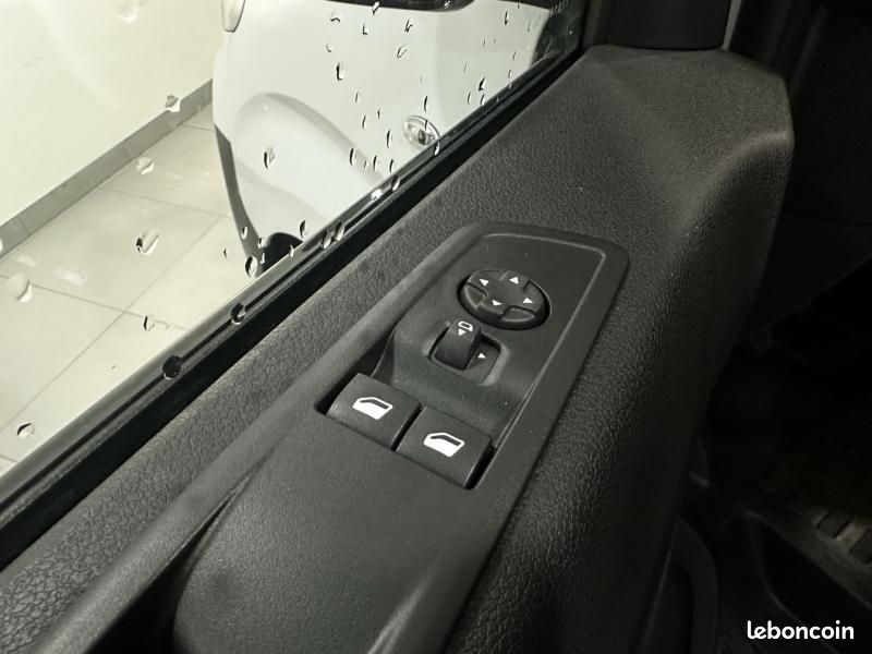 Citroen Jumpy Fg M 2.0 BlueHDi 145ch Pack Premium Connect (image 23)