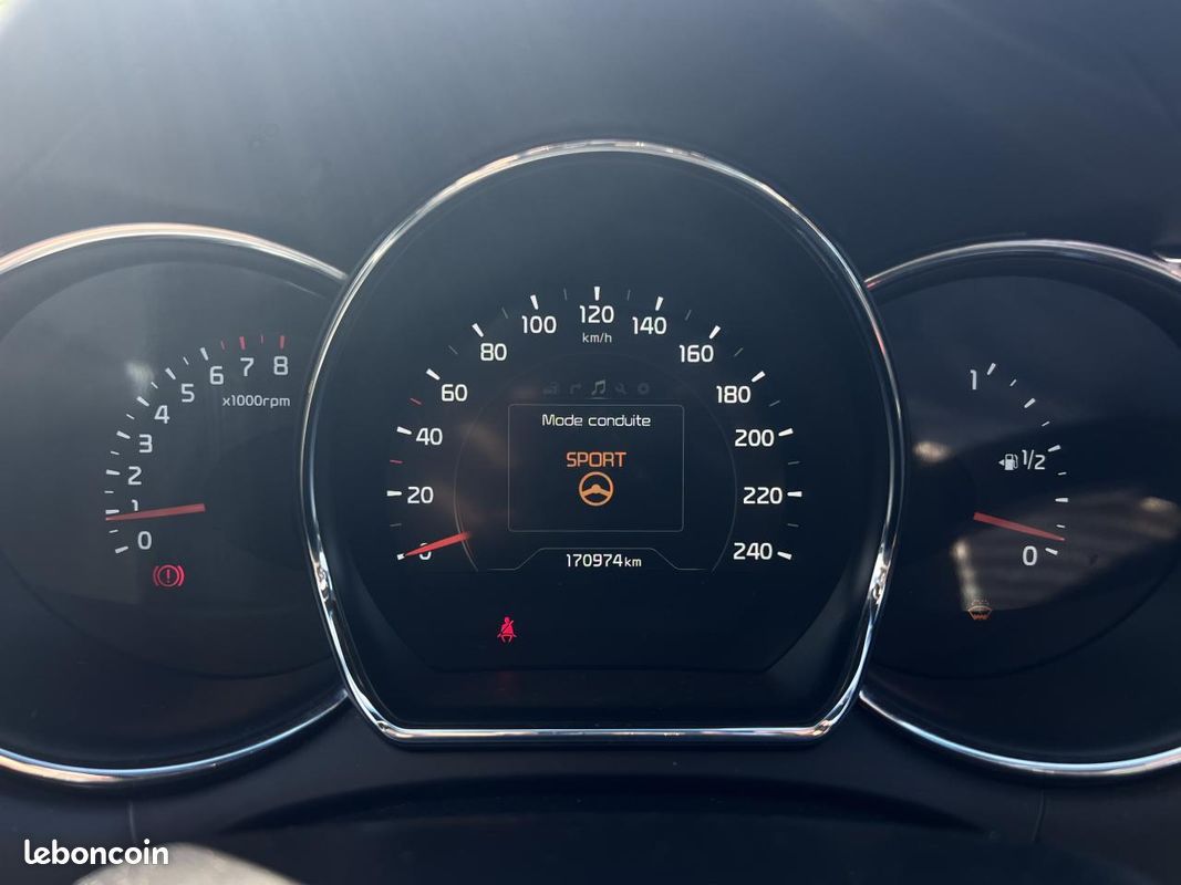 KIA PROCEED 1.0 T-GDi 120 II COUPE GT Line (image 19)