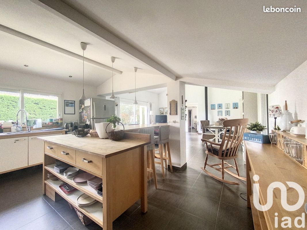 Propriété 5 pièces 145 m² - Rions 33410 (image principale 6)