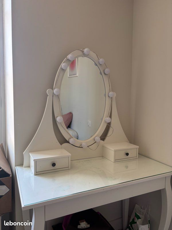 Coiffeuse IKEA (image 1)
