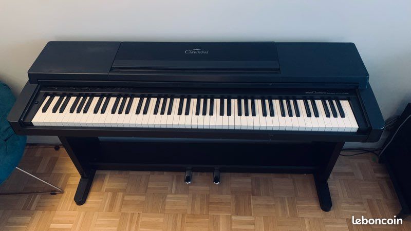 Piano numérique Yamaha Clavinova CLP-550 - Instruments de musique