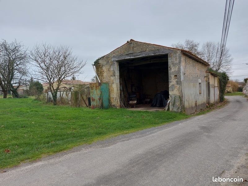 Terrain 4593 m² · à Jonzac · 56 000 €