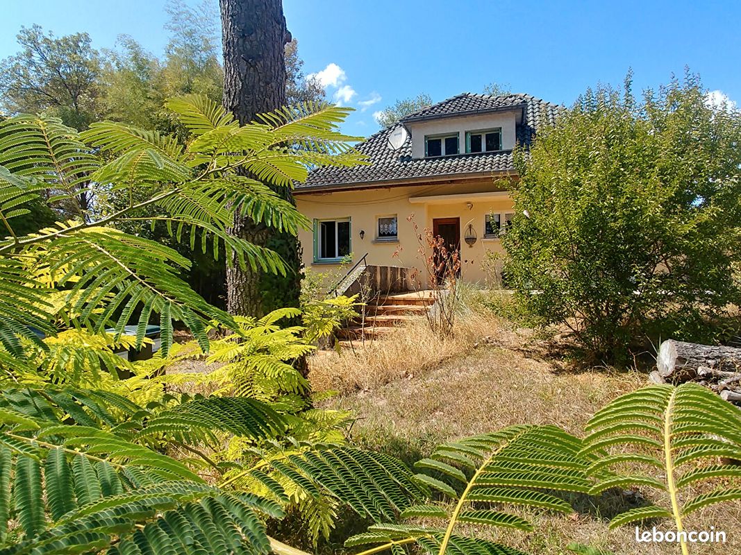 Maison 9 pièces 187 m² · à Caussade · 187 m² · 180 000 €