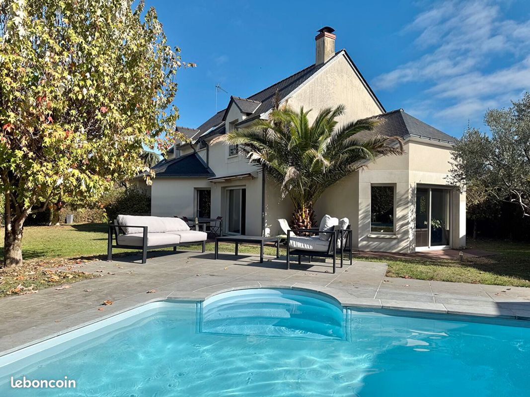 Maison 8 pièces 171 m² · à Montreuil-Juigné · 171 m² · 630 000 €