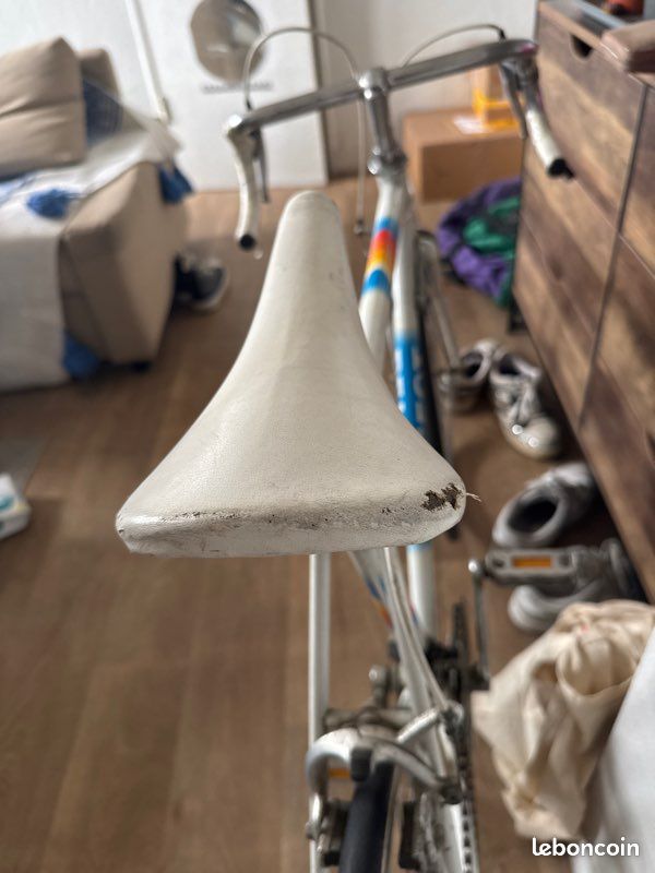 Vélo vintage Peugeot randonneuse - cadre acier - Vélos