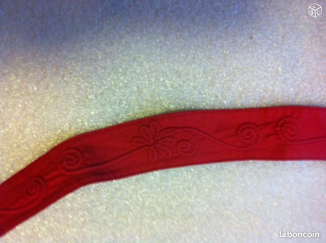 Ceinture rouge brodee boucle stylisée neuve/djmark (image 2)