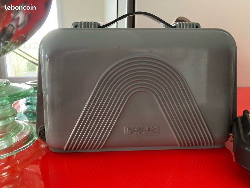 Projecteur De Diapositives MALIK 220V – Avec Valise – Complet Et Testé – France