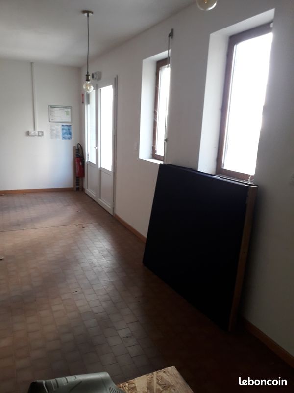 2 pièces 150 m² · à Montmélian · 150 m² · 185 000 €