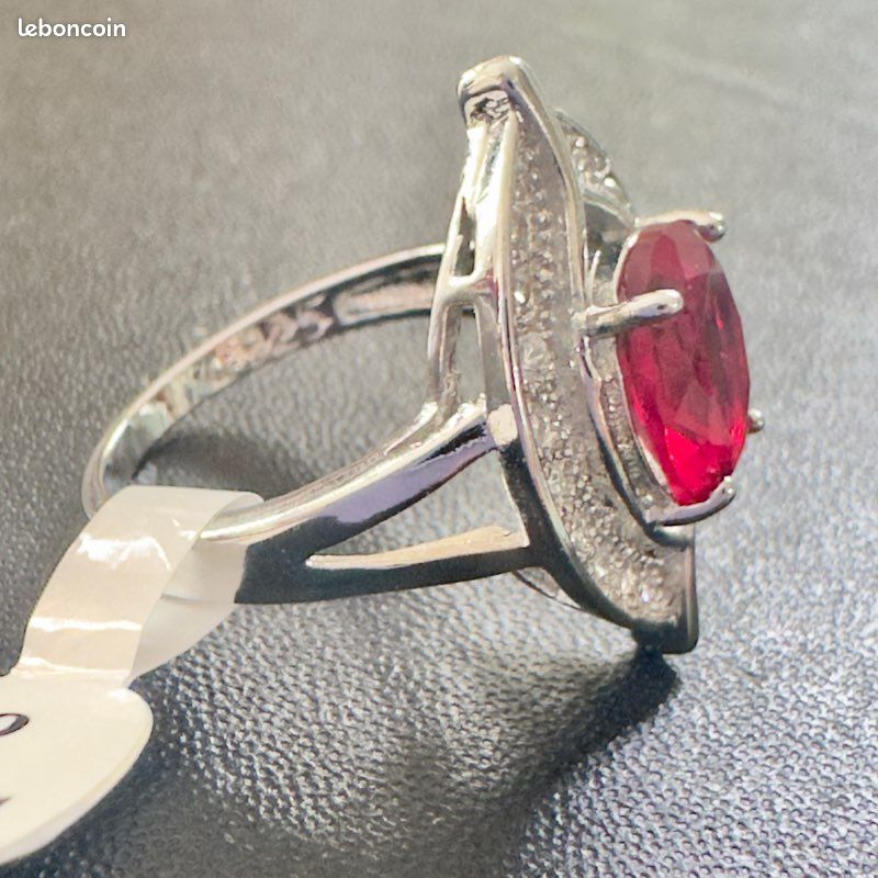 Bague Argent 925 Fleur Avec Pierre Rouge – Poids 2,98 G, Occasion, Référence STEARBAG-250225-C5