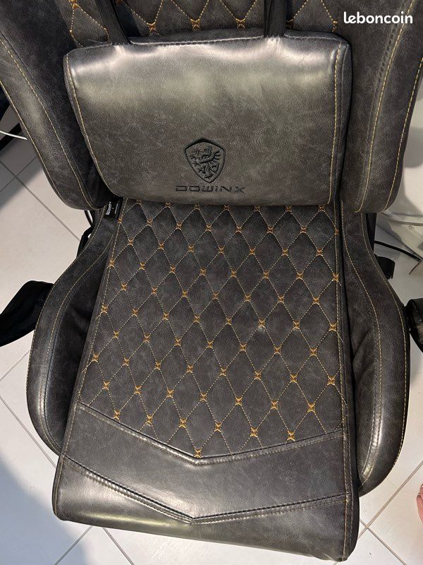 Chaise gaming Dowinx avec repose-pieds – Gris – Bon état (image 4)