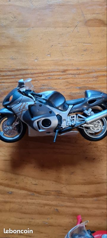 Lot 3 Modèle reduit moto (image 2)