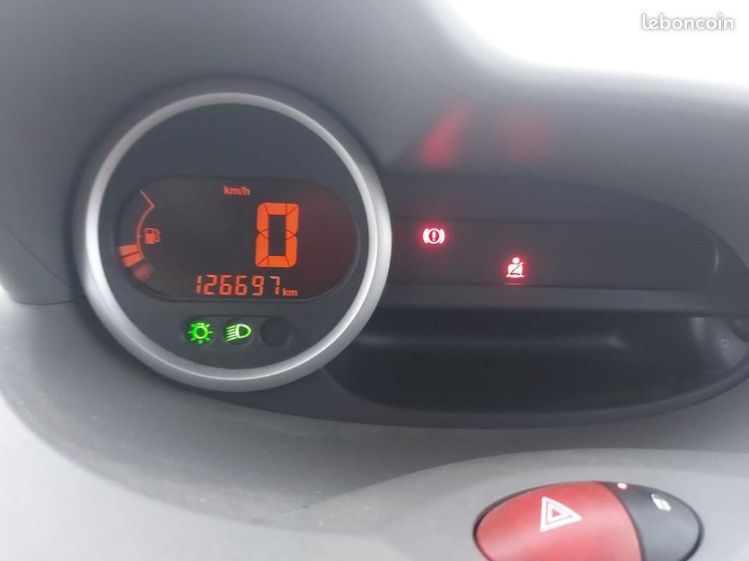 Renault Twingo II 1.2 16v 75 eco2 Expression 1ere Main (image 5)