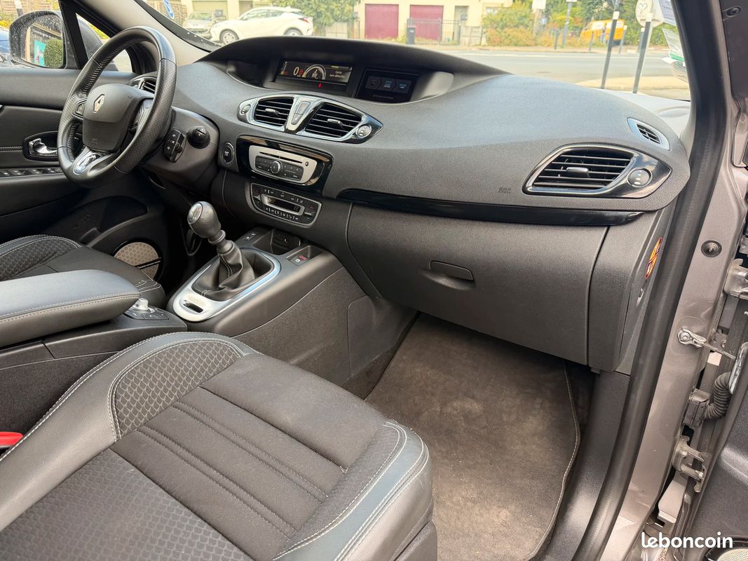 Renault SCENIC III 1.5 DCI 110 Edition Bose (image 14)
