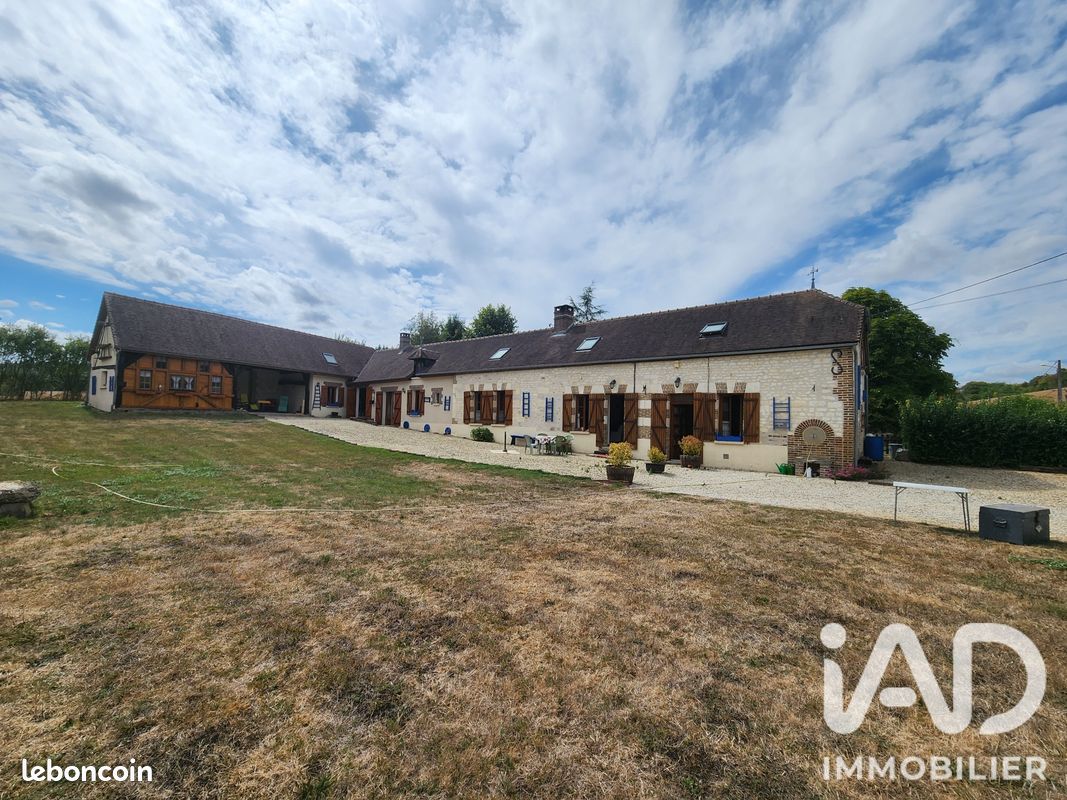Maison 8 pièces 180 m² · à Estissac · 180 m² · 285 000 €