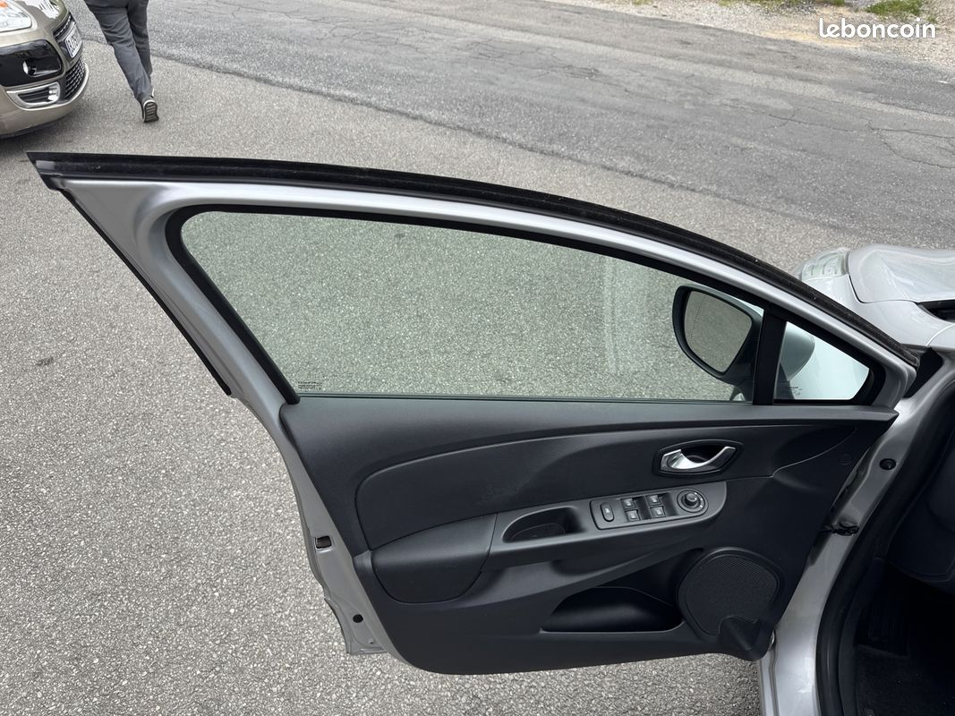 Renault CLIO IV 1.5 DCI 75CH PLB AUTO (image 11)
