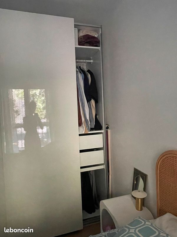 Armoire IKEA PAX 150 cm L x 236 cm H – portes coulissantes blanc brillant – 700 (image 5)