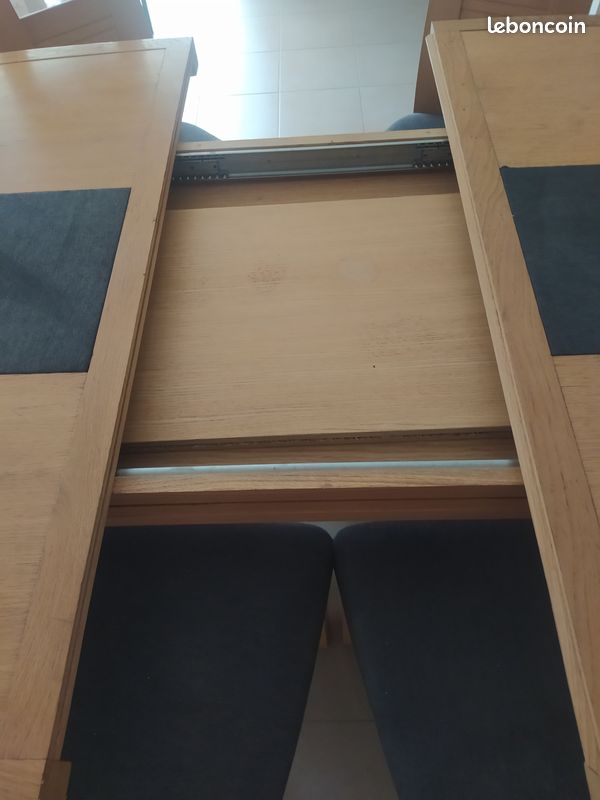 Ensemble Buffet, table et 4 chaises (image 1)