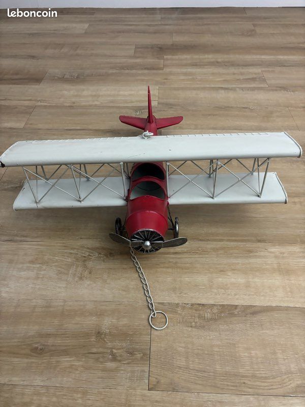 Avion à suspendre (image 1)