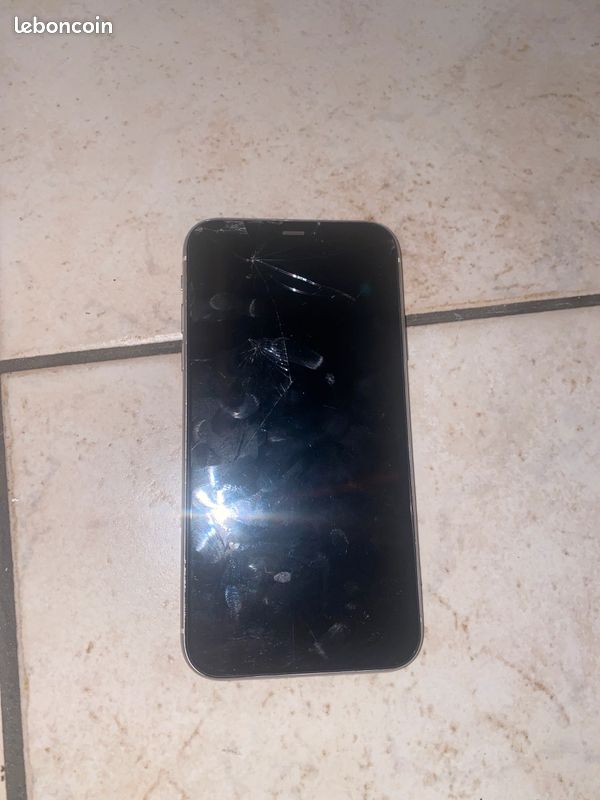 IPhone 11 pour pièces (image 2)