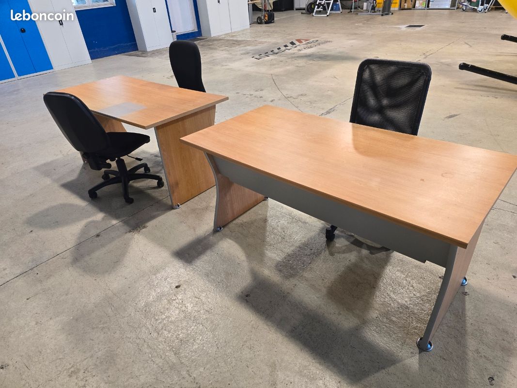 Bureaux et chaise (image 3)