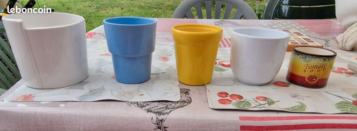 Cache pot (image 1)