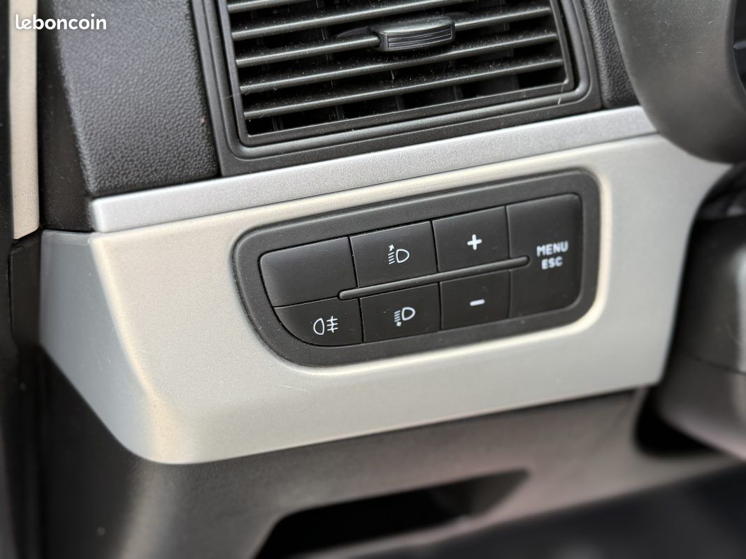 Fiat Grande Punto 1.3 MJT 75ch Active – Clim – Idéal Jeune Permis – Révisée & Garantie 6 mois (image 21)